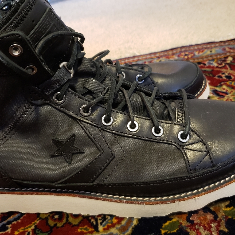 Converse high top men's shoes size 10